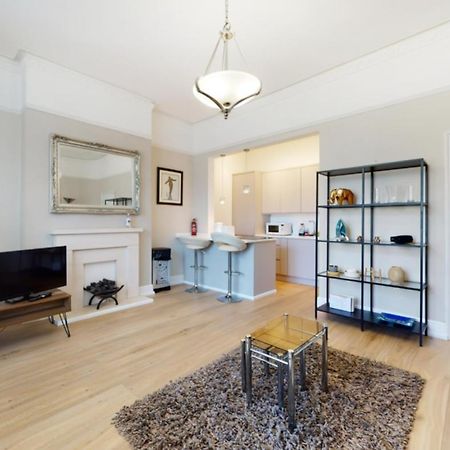 Super 1 Bedroom Flat In Hendon Near Middlesex University With Private Parking Ngoại thất bức ảnh