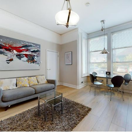 Super 1 Bedroom Flat In Hendon Near Middlesex University With Private Parking Ngoại thất bức ảnh
