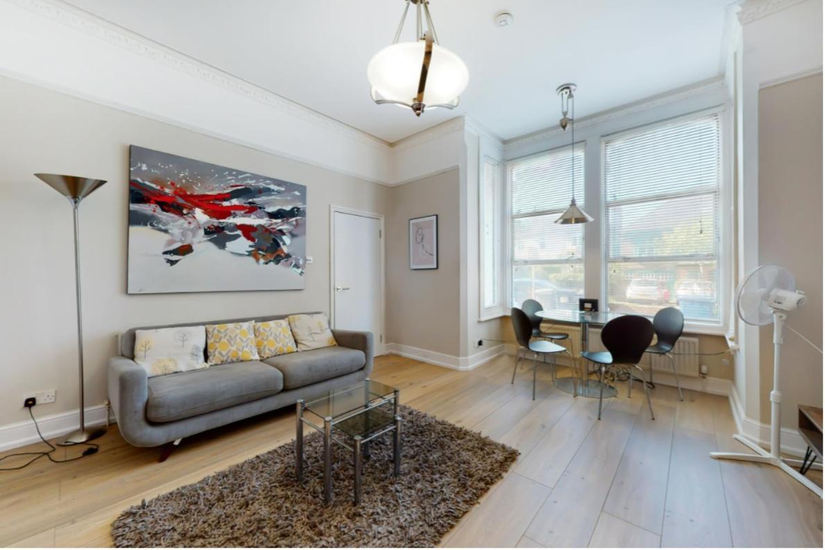 Super 1 Bedroom Flat In Hendon Near Middlesex University With Private Parking Ngoại thất bức ảnh