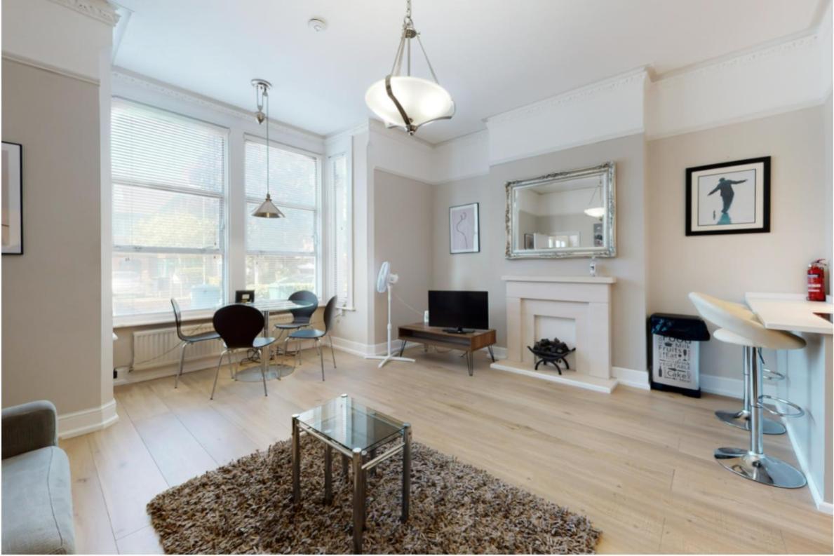 Super 1 Bedroom Flat In Hendon Near Middlesex University With Private Parking Ngoại thất bức ảnh